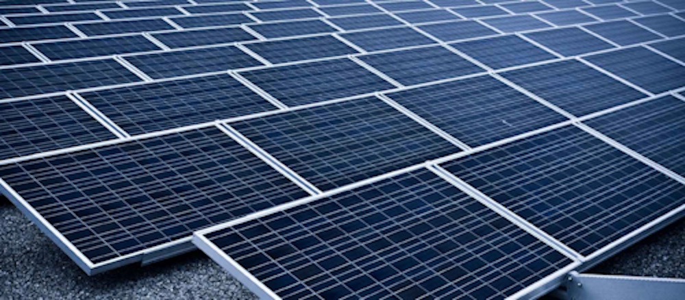 Dak met zonnepanelen